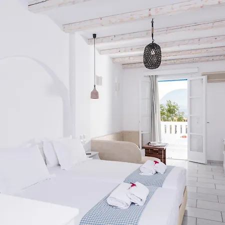 Cycladic Islands & Hotel Agia Anna (Naxos)
