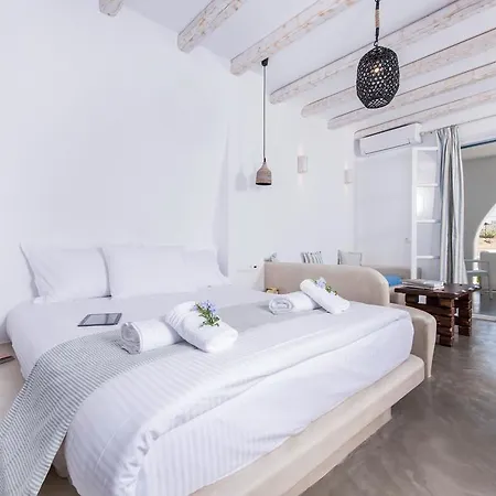 Cycladic Islands & Hotel Agia Anna (Naxos)