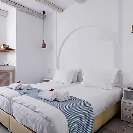 Cycladic Islands & Hotel Agia Anna (Naxos)