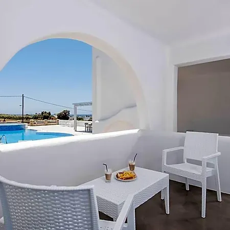 Cycladic Islands & 4* Agia Anna (Naxos)