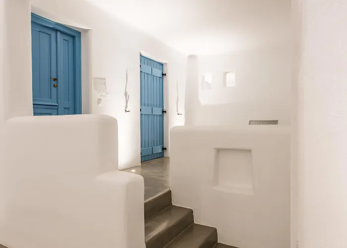 Cycladic Islands & Hotel Agia Anna (Naxos)