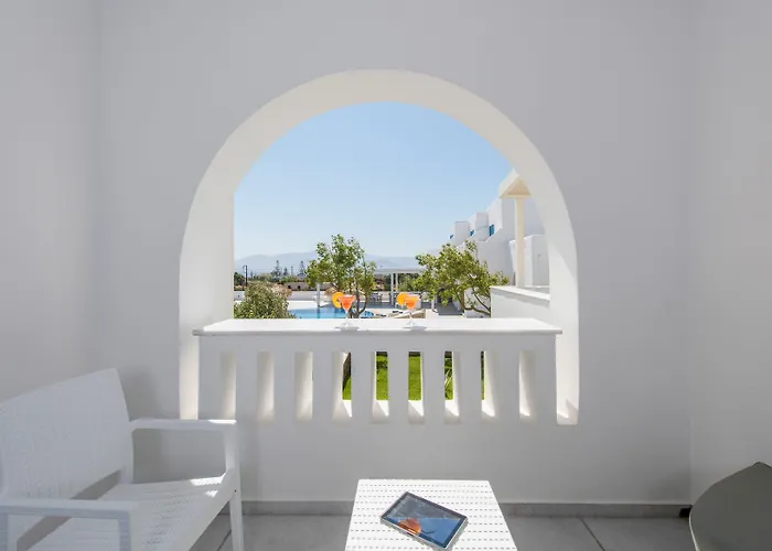Cycladic Islands & Hotel 4*