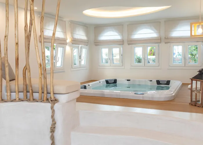 Cycladic Islands & 4* Agia Anna (Naxos)